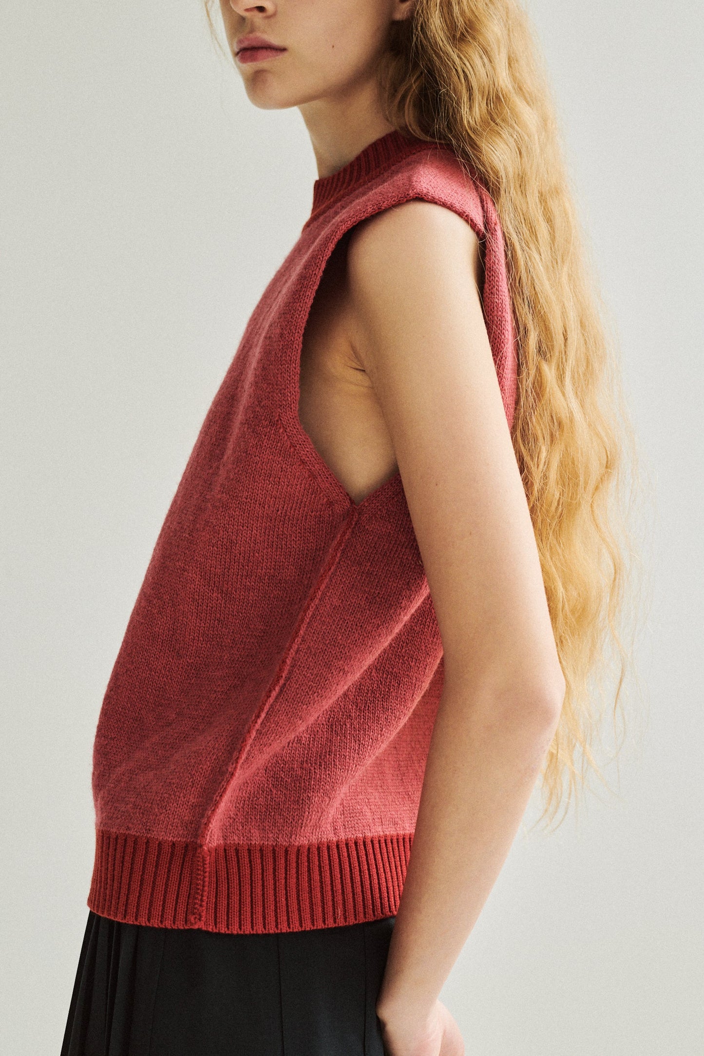 OMØ ICELANDIC WOOL CREWNECK VEST