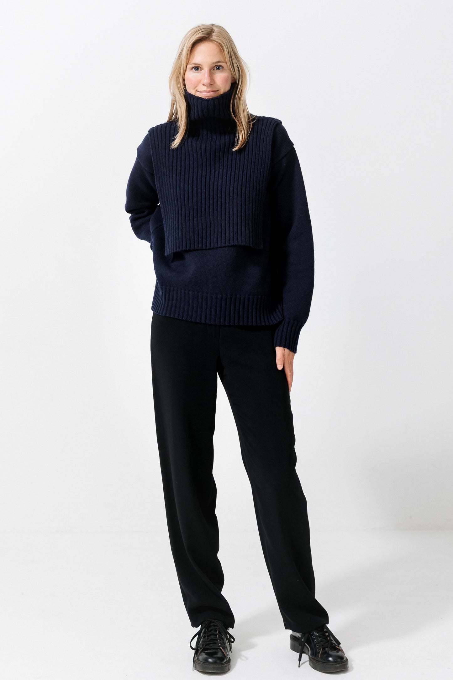 ASKØ LAMBSWOOL SWEATER 2-IN-1