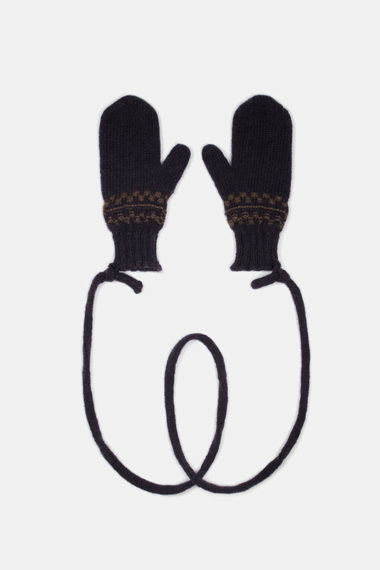 KALVØ MITTENS ON STRING