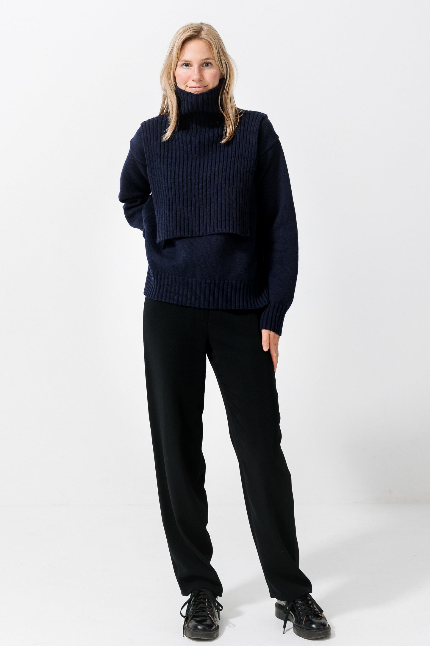 ASKØ LAMBSWOOL SWEATER 2-IN-1