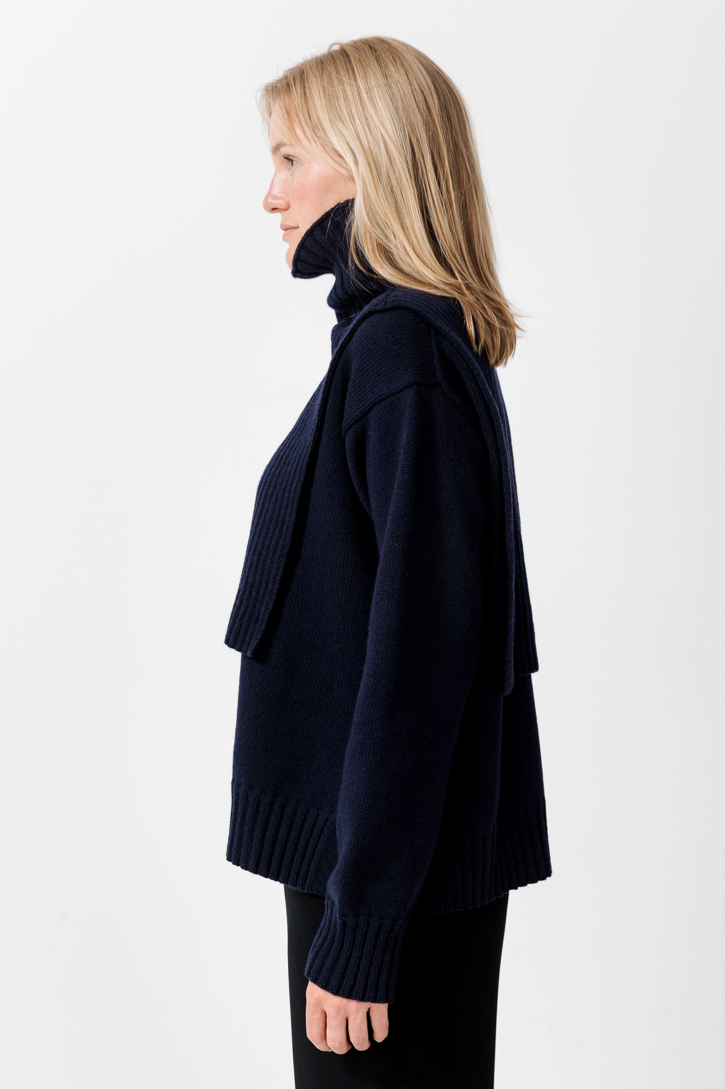 ASKØ LAMBSWOOL SWEATER 2-IN-1