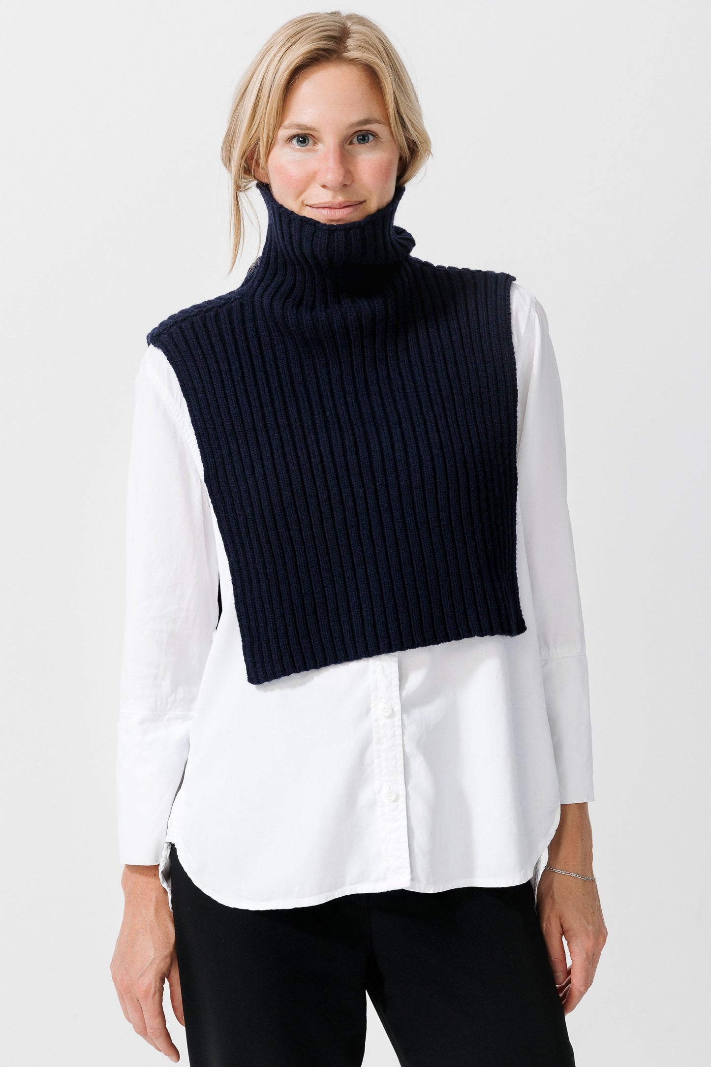 LILLEØ LAMBSWOOL BIB HIGH NECK