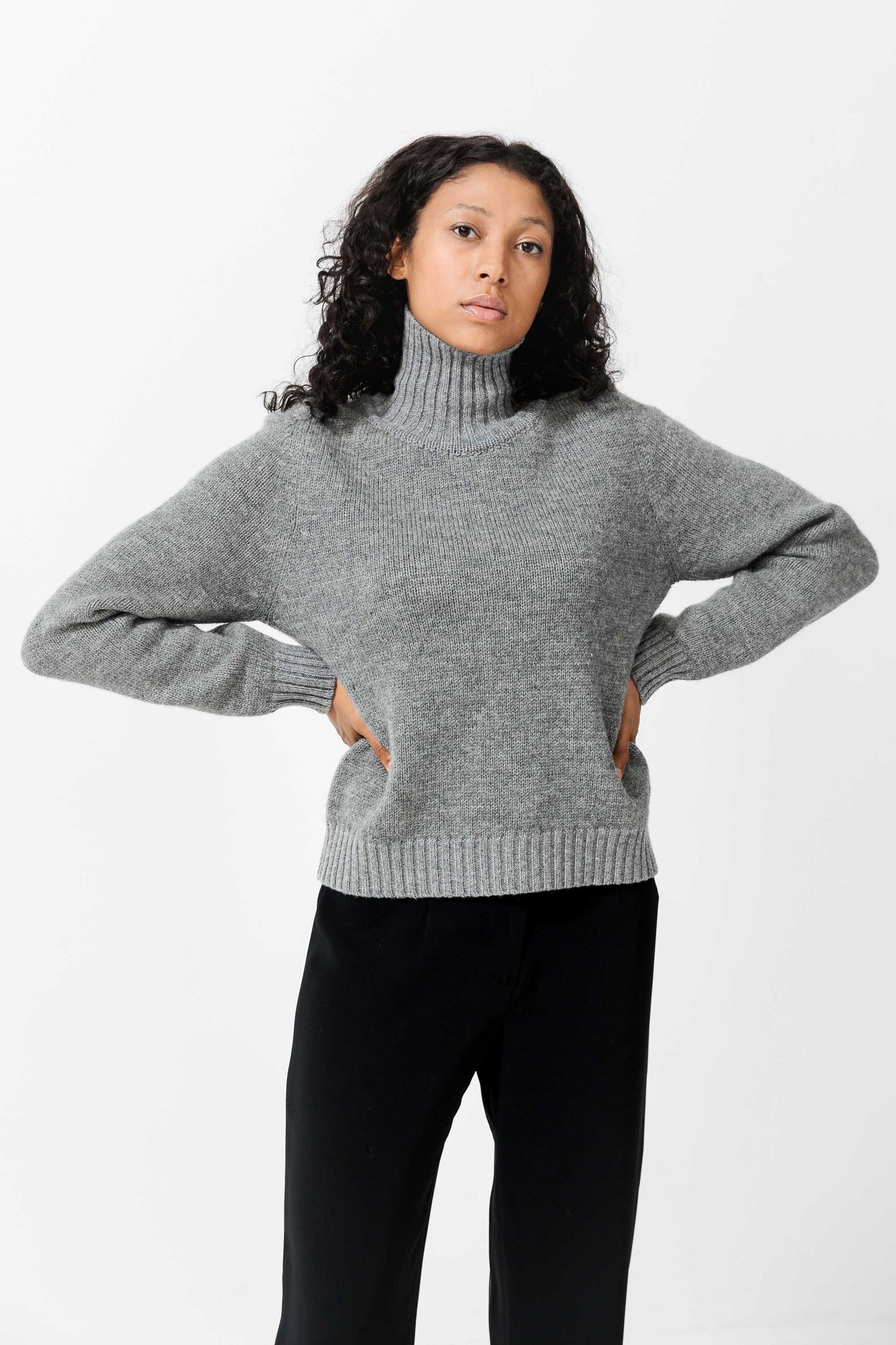 FANØ BRITISH WOOL HIGH NECK SWEATER