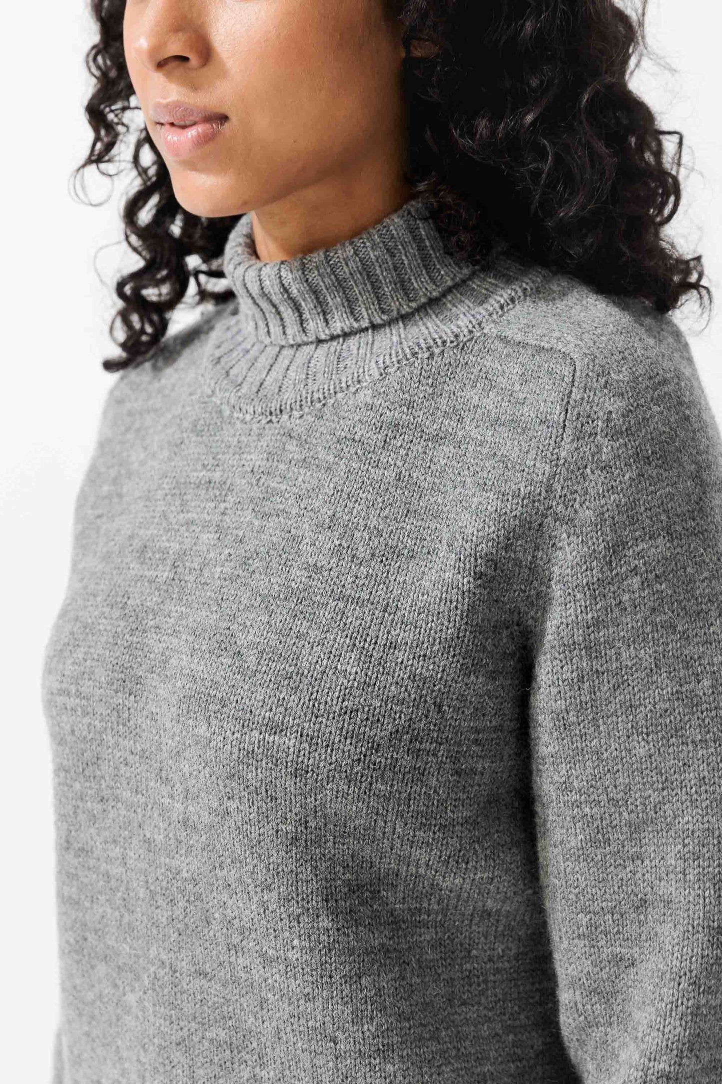 FANØ BRITISH WOOL HIGH NECK SWEATER