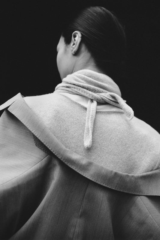 NYORD NECK TIE SWEATER